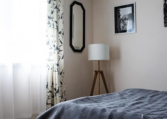 Izabella Vendeghaz *